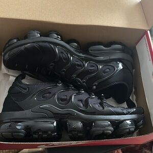 Nike Air VaporMax Plus in Black